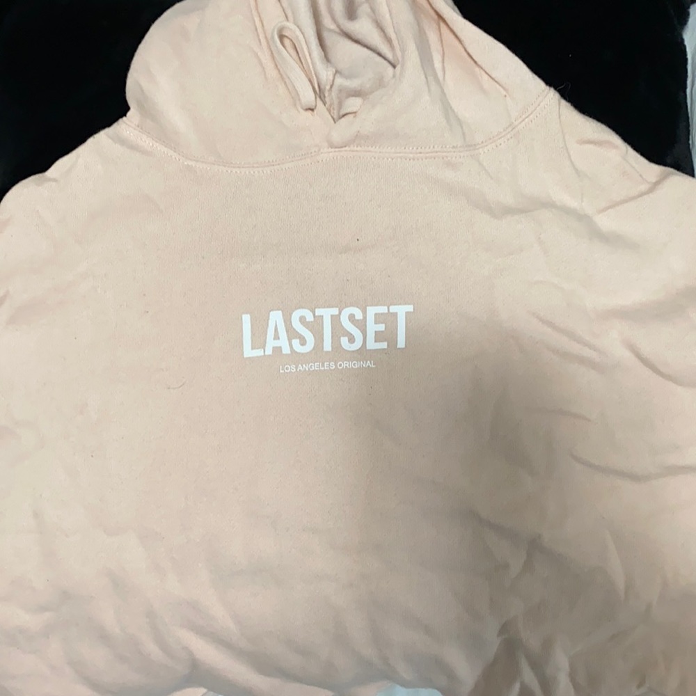 Lastset pink crop